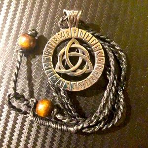 STAINLESS STEEL TRINITY KNOT RUNE MEDALLION PENDANT